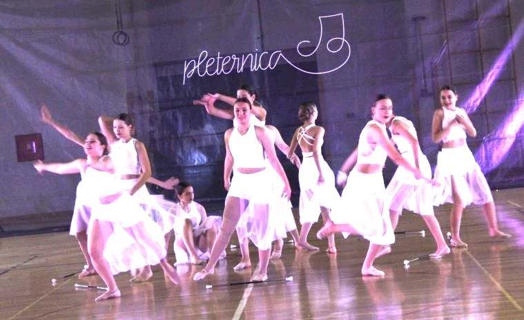 Pleterničke mažoretkinje održale božićnu priredbu