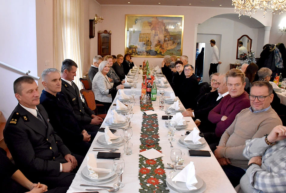 Uoči Božića – tišina, poštovanje i neugasla ljubav roditelja