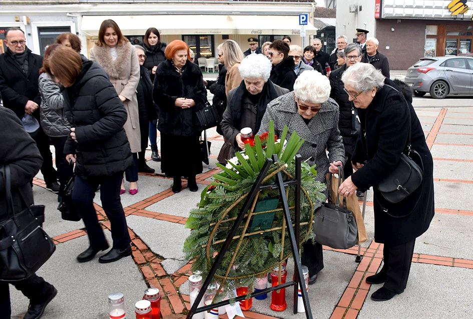 Uoči Božića – tišina, poštovanje i neugasla ljubav roditelja