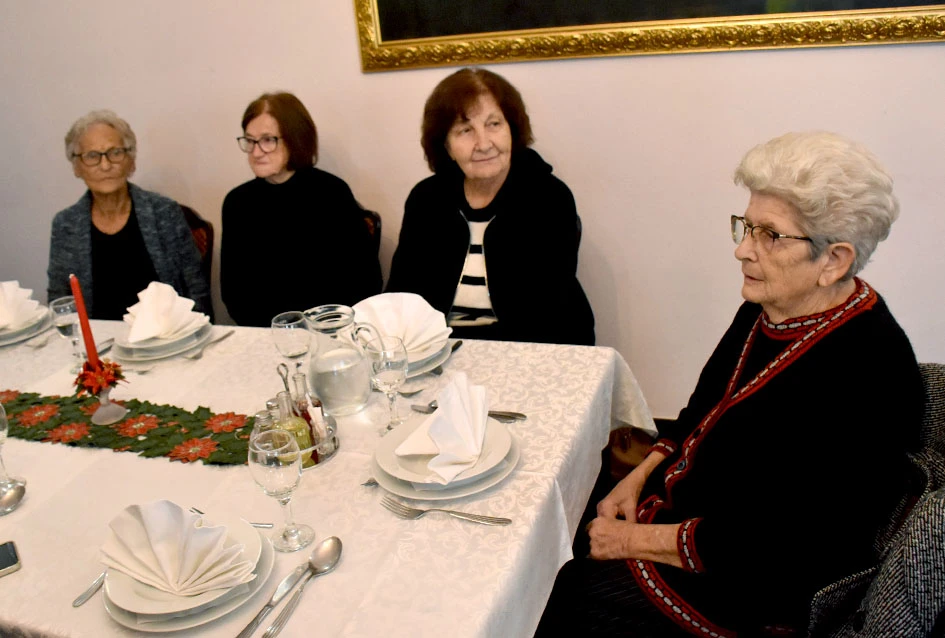 Uoči Božića – tišina, poštovanje i neugasla ljubav roditelja