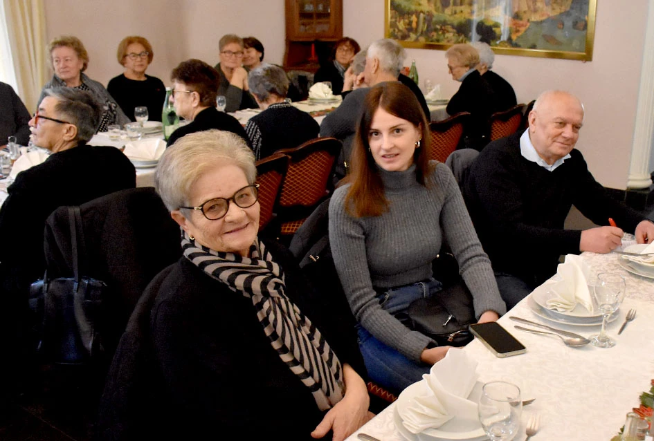 Uoči Božića – tišina, poštovanje i neugasla ljubav roditelja