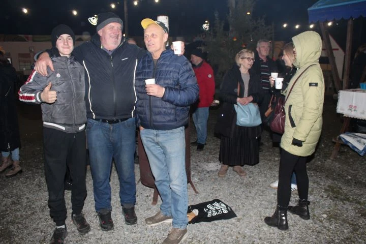 Bećarski šor ponovno ispunjen adventskim ugođajem