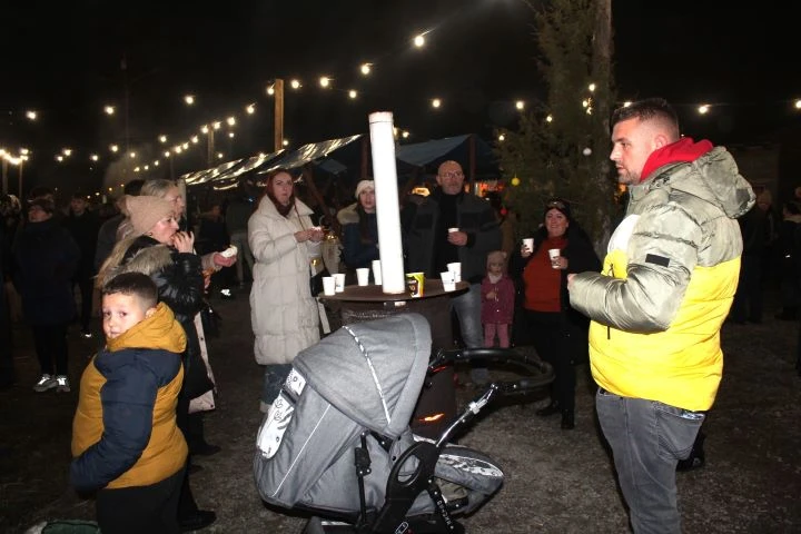 Bećarski šor ponovno ispunjen adventskim ugođajem