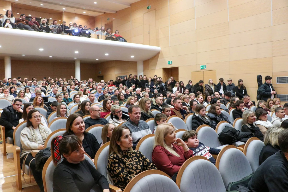 Glazbena karitativna akcija požeških mladih „Božić u nama“