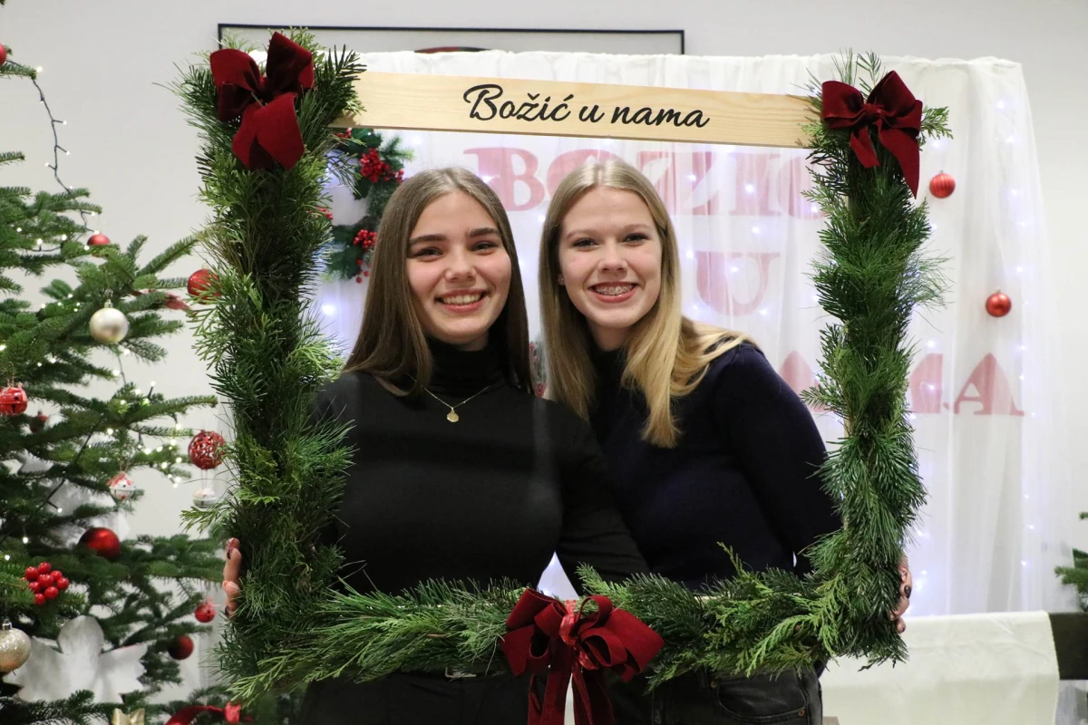 Glazbena karitativna akcija požeških mladih „Božić u nama“