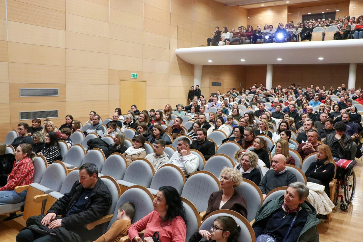 Glazbena karitativna akcija požeških mladih „Božić u nama“