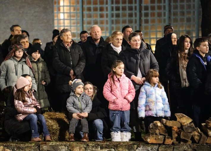 Uprizorene žive jaslice u svetištu Gospe od Suza