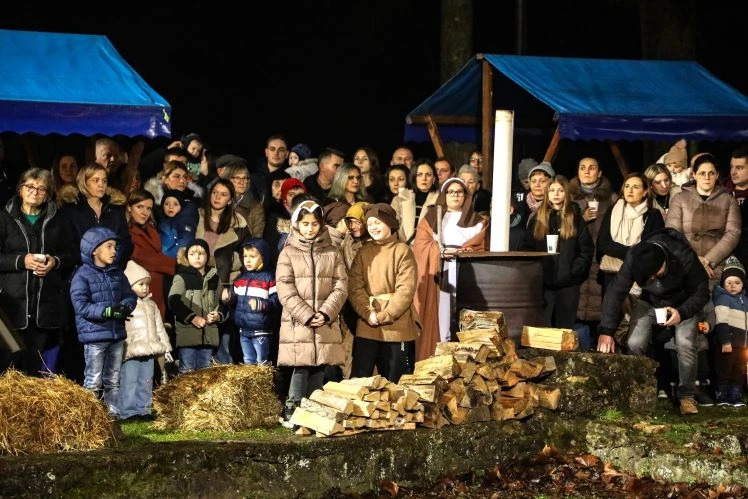 Uprizorene žive jaslice u svetištu Gospe od Suza