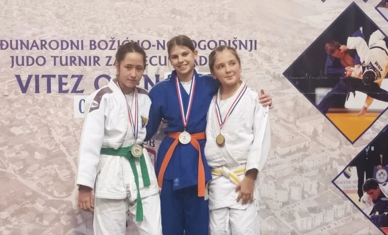 Na međunarodnom turniru u Vitezu osvojili sedam zlatnih i jednu srebrnu medalju