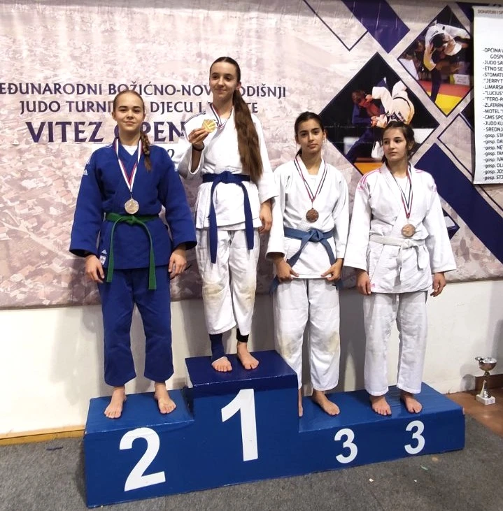 Na međunarodnom turniru u Vitezu osvojili sedam zlatnih i jednu srebrnu medalju