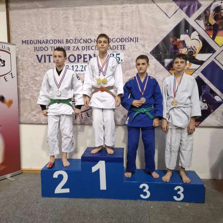 Na međunarodnom turniru u Vitezu osvojili sedam zlatnih i jednu srebrnu medalju