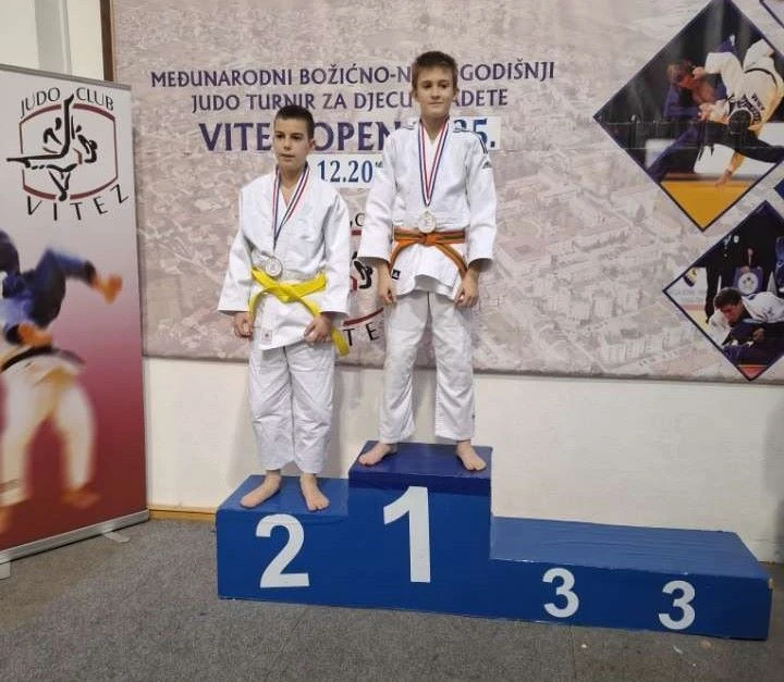 Na međunarodnom turniru u Vitezu osvojili sedam zlatnih i jednu srebrnu medalju
