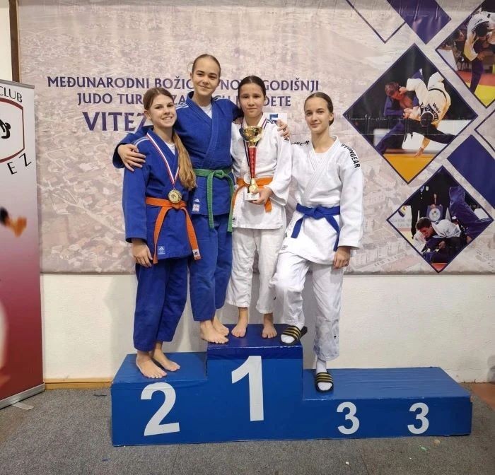 Na međunarodnom turniru u Vitezu osvojili sedam zlatnih i jednu srebrnu medalju