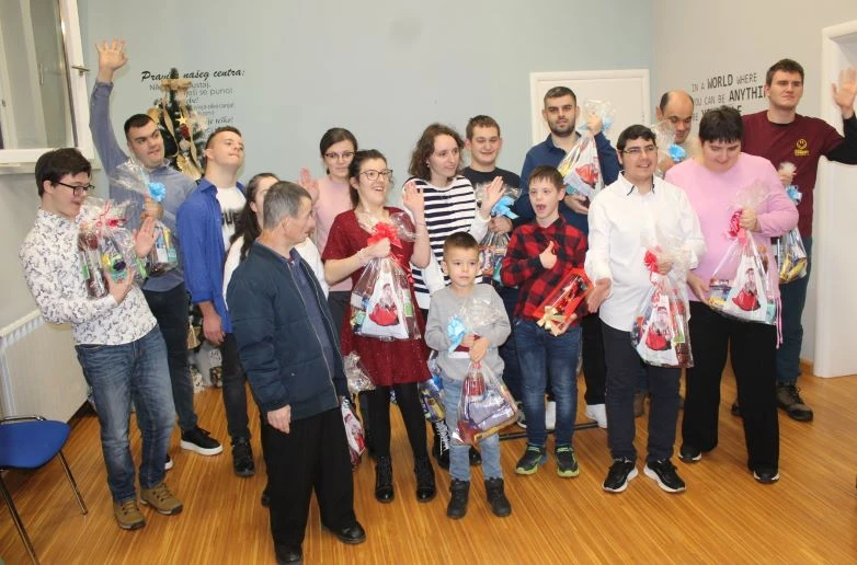 Božićni domjenak pleterničke Udruge „Osmjeh“ ispunjen radošću i zajedništvom