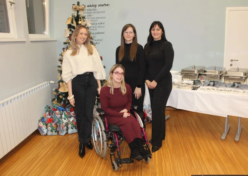 Božićni domjenak pleterničke Udruge „Osmjeh“ ispunjen radošću i zajedništvom