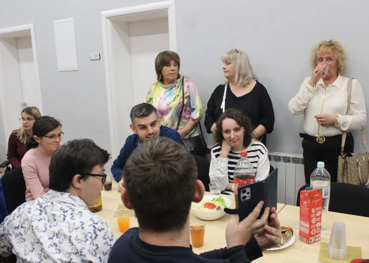 Božićni domjenak pleterničke Udruge „Osmjeh“ ispunjen radošću i zajedništvom