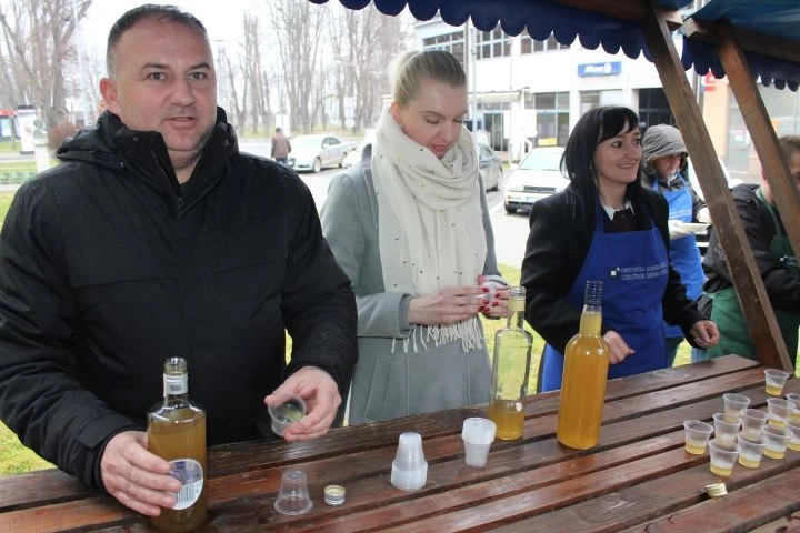 Na Badnjak u Pleternici podijeljeno 400 porcija posnih obroka