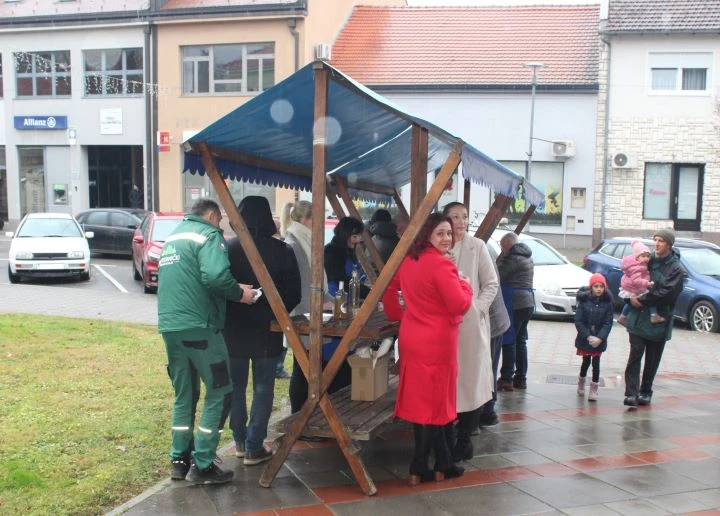 Na Badnjak u Pleternici podijeljeno 400 porcija posnih obroka