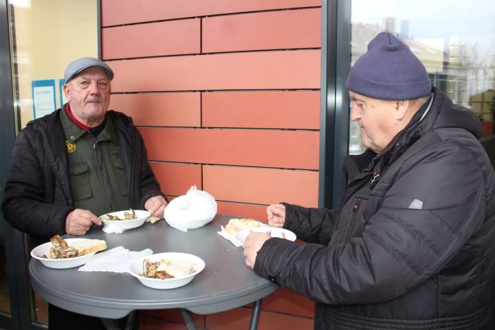 Na Badnjak u Pleternici podijeljeno 400 porcija posnih obroka
