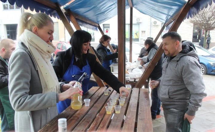 Na Badnjak u Pleternici podijeljeno 400 porcija posnih obroka