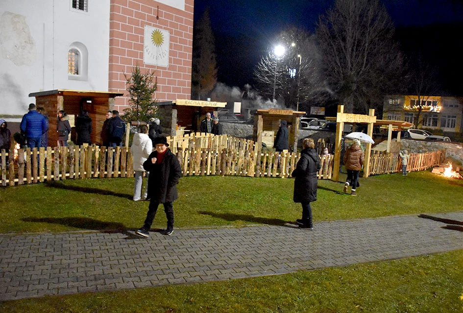 U Velikoj uprizorene žive jaslice uz snažnu humanitarnu poruku