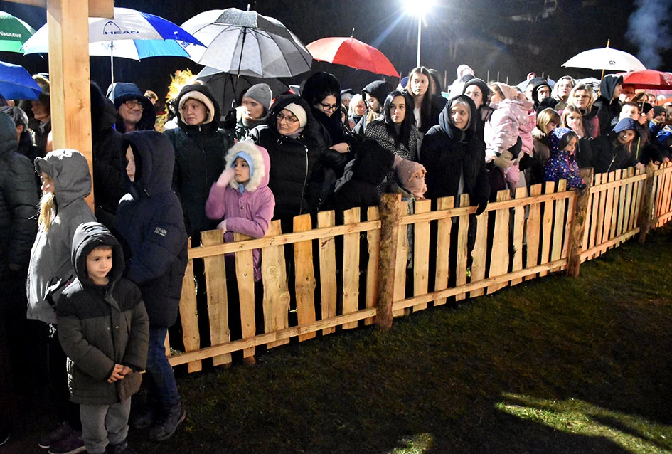 U Velikoj uprizorene žive jaslice uz snažnu humanitarnu poruku