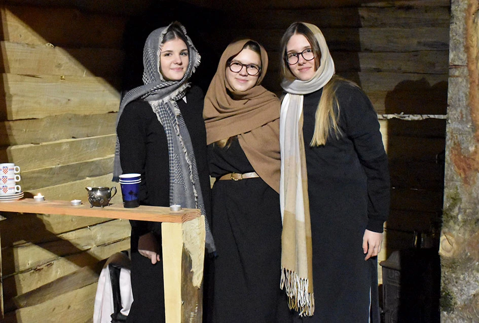 U Velikoj uprizorene žive jaslice uz snažnu humanitarnu poruku