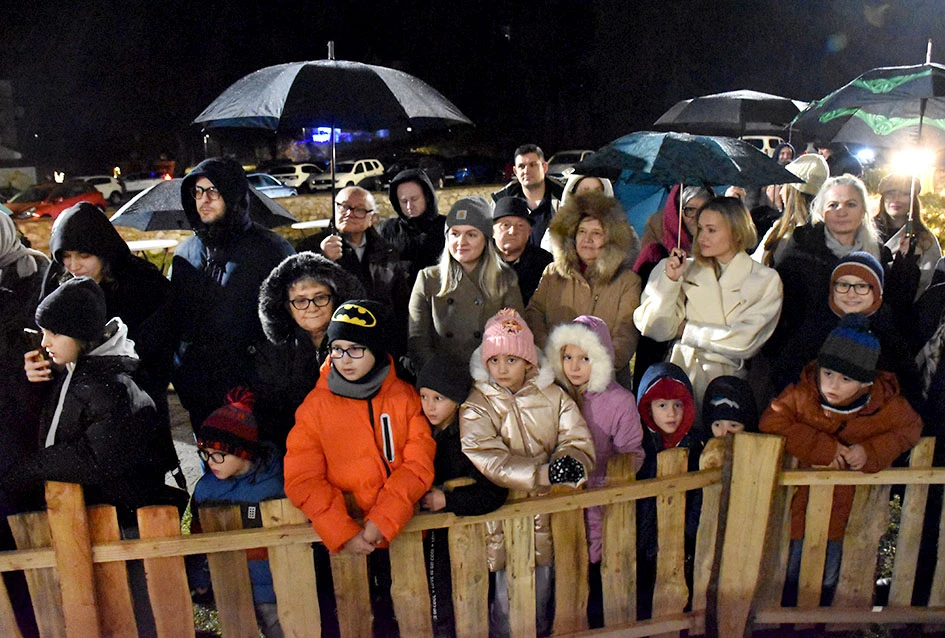 U Velikoj uprizorene žive jaslice uz snažnu humanitarnu poruku