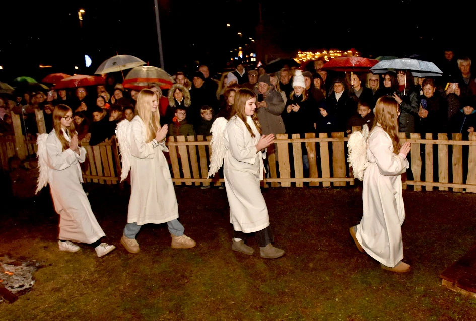U Velikoj uprizorene žive jaslice uz snažnu humanitarnu poruku