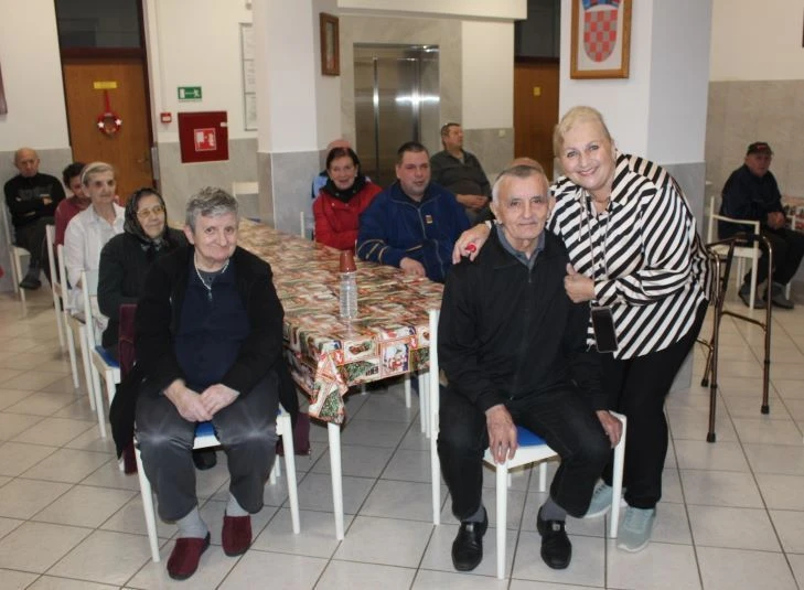 Pleternički umirovljenici posjetili Dom za starije i nemoćne „Baketarić“ u Resniku