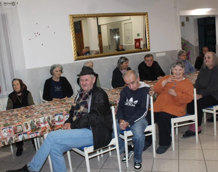 Pleternički umirovljenici posjetili Dom za starije i nemoćne „Baketarić“ u Resniku