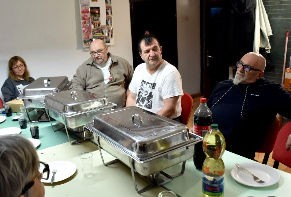 Brđani Odreda izviđača Požega uz blagdansko druženje i novu zastavu ispratili uspješnu godinu