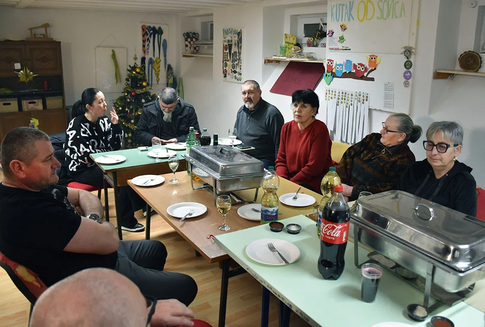 Brđani Odreda izviđača Požega uz blagdansko druženje i novu zastavu ispratili uspješnu godinu