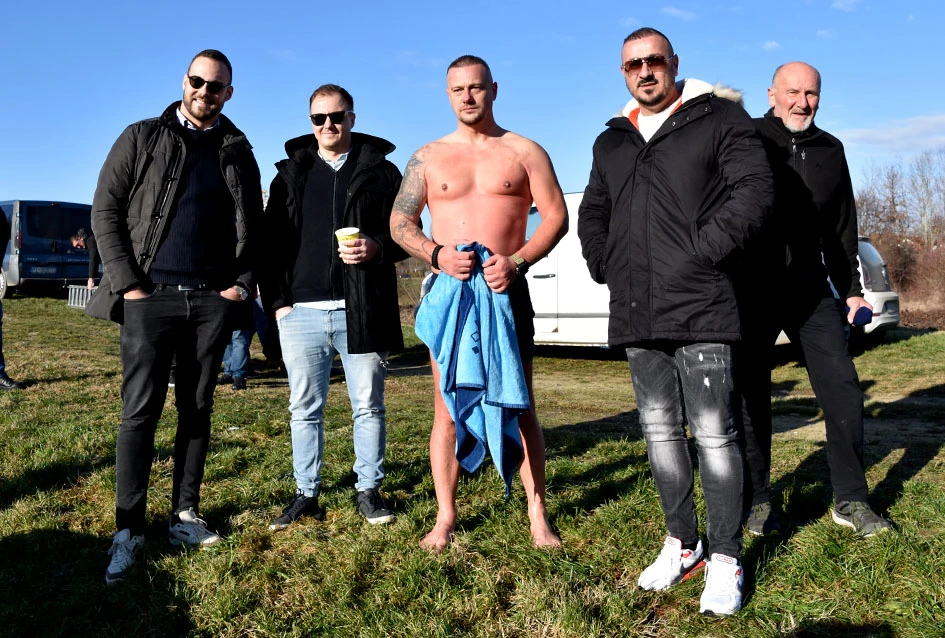 U ledenoj Orljavi za djecu: Požeška humanitarna akcija na Staru godinu