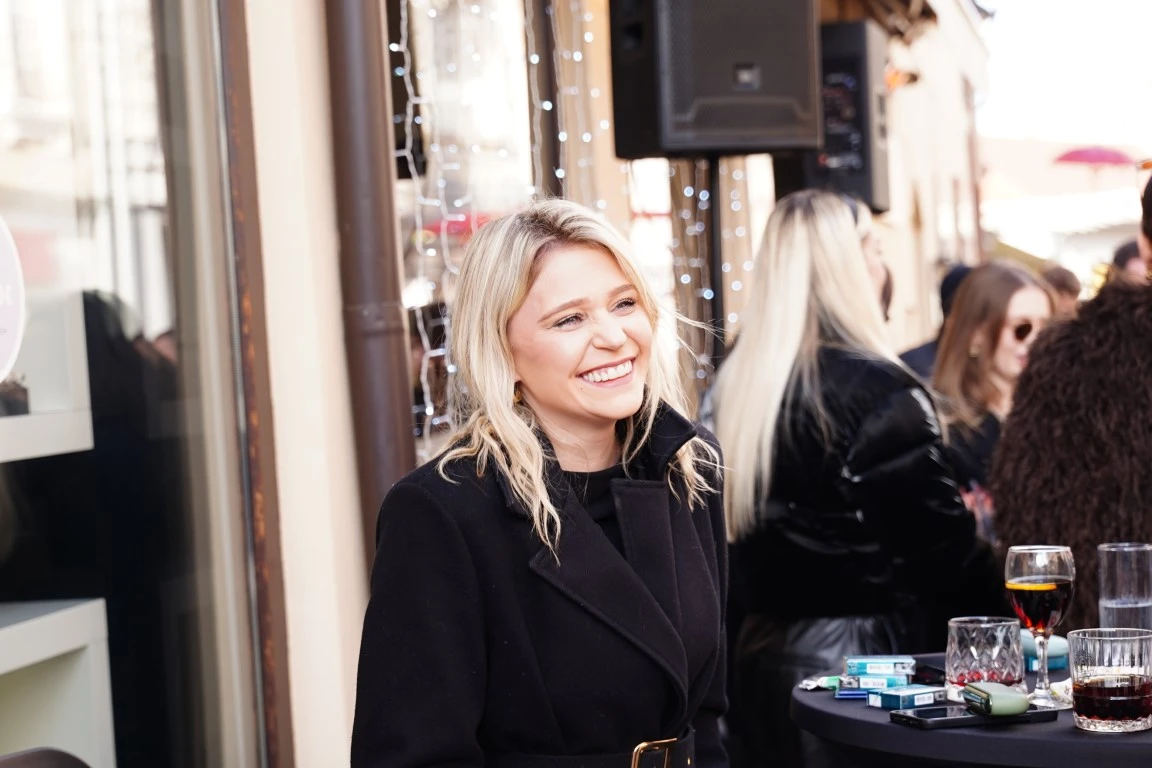 Dobra glazba uz tople napitke razveselila sugrađane na dnevnom dočeku Nove godine