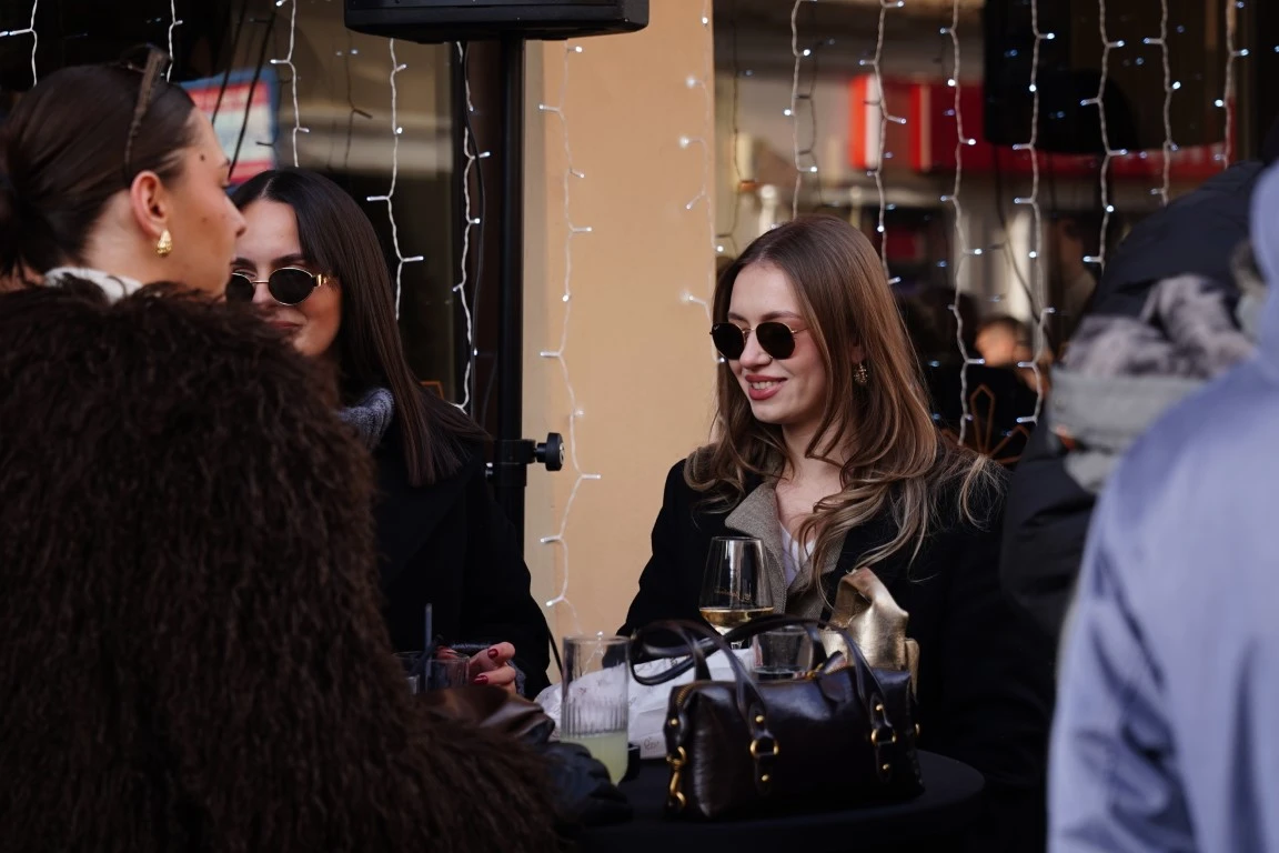 Dobra glazba uz tople napitke razveselila sugrađane na dnevnom dočeku Nove godine