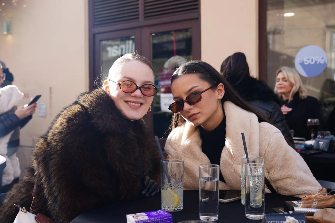 Dobra glazba uz tople napitke razveselila sugrađane na dnevnom dočeku Nove godine