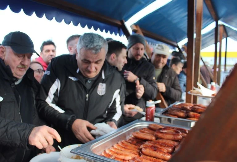 Pleternica Novu godinu dočekala u podne uz pjesmu, ples i slavonsko zajedništvo