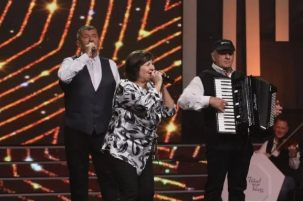 Milan Pavić uz podršku publike prošao u treći krug showa ’Nikad nije kasno’