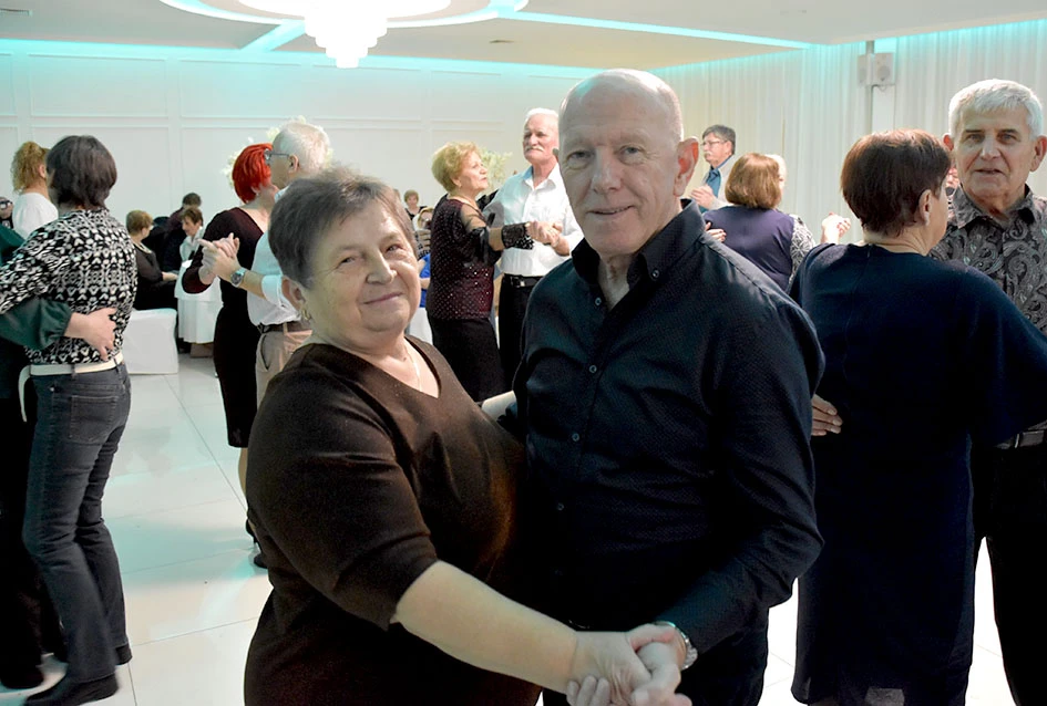 Snijeg nije zaustavio ljubitelje plesa:Stotinjak gostiju na prvoj ovogodišnjoj zabavi Marice Budimski Mace
