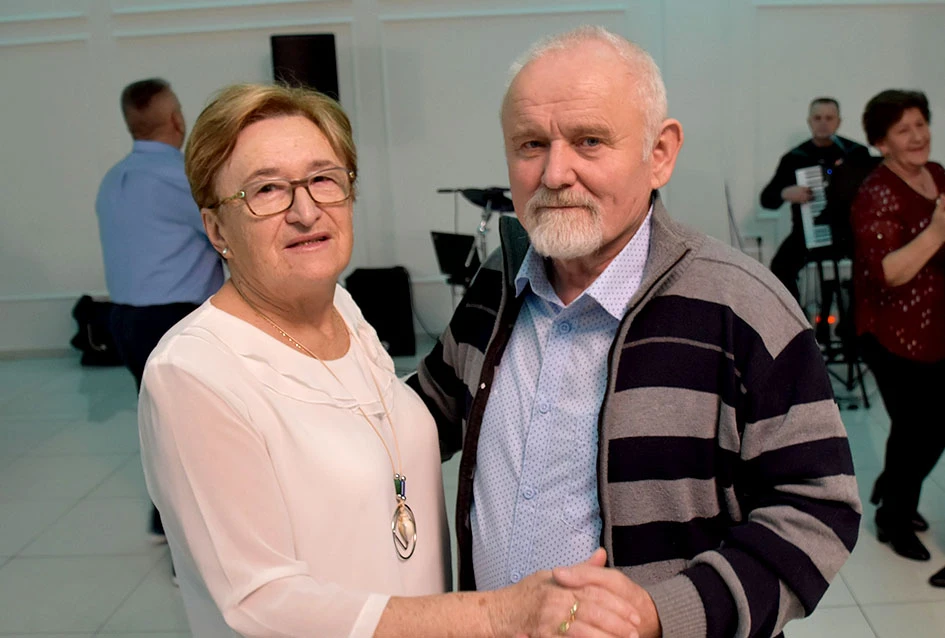 Snijeg nije zaustavio ljubitelje plesa:Stotinjak gostiju na prvoj ovogodišnjoj zabavi Marice Budimski Mace