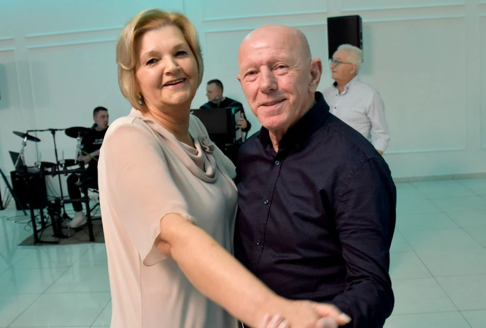 Snijeg nije zaustavio ljubitelje plesa:Stotinjak gostiju na prvoj ovogodišnjoj zabavi Marice Budimski Mace