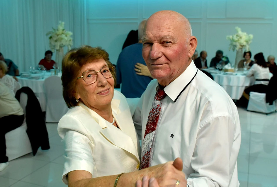 Snijeg nije zaustavio ljubitelje plesa:Stotinjak gostiju na prvoj ovogodišnjoj zabavi Marice Budimski Mace