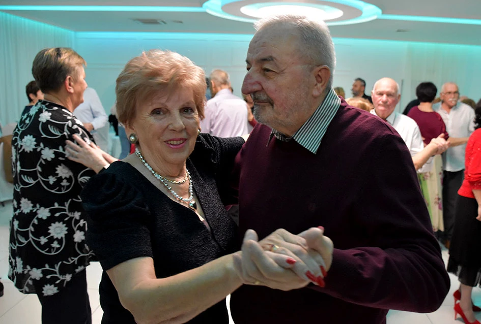 Snijeg nije zaustavio ljubitelje plesa:Stotinjak gostiju na prvoj ovogodišnjoj zabavi Marice Budimski Mace