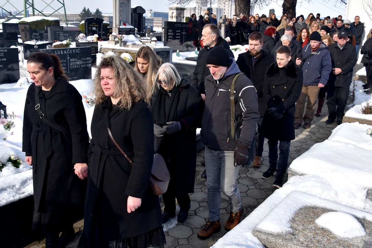 POSLJEDNJI ISPRAĆAJ: Uz vojne počasti sahranjena Mandica Rakić – Ranka