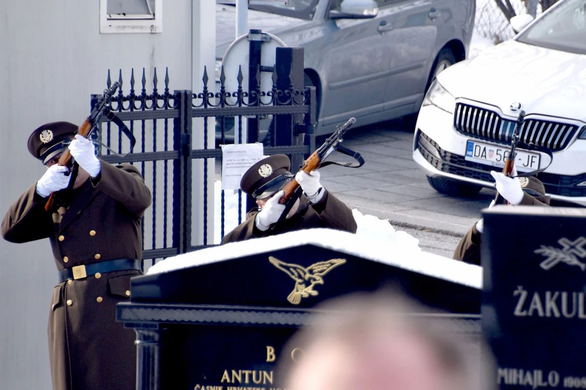 POSLJEDNJI ISPRAĆAJ: Uz vojne počasti sahranjena Mandica Rakić – Ranka