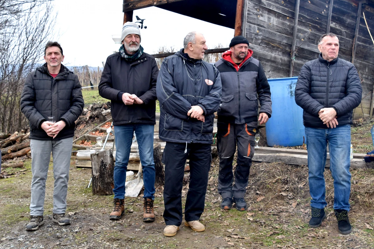 TRADICIJA NA VINKOMIRU: Proslava Vincelova u vinogradu obitelji Majstorović
