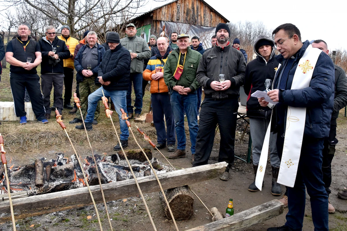 TRADICIJA NA VINKOMIRU: Proslava Vincelova u vinogradu obitelji Majstorović
