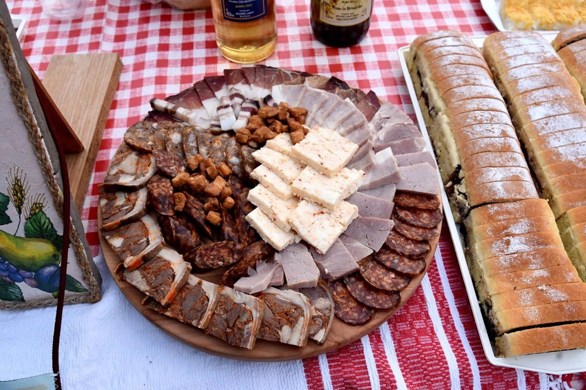 VINCEKOVO U LUKAČU: Od blagoslova na Jelkovcu do druženja kod vatrogasnog doma