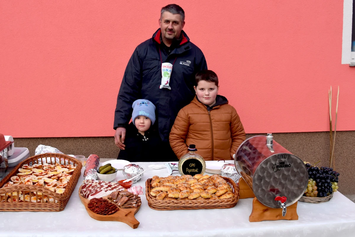 VINCEKOVO U LUKAČU: Od blagoslova na Jelkovcu do druženja kod vatrogasnog doma